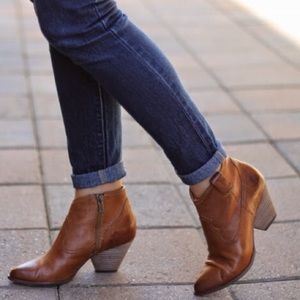 frye regina bootie